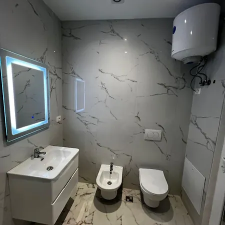 Apartment Season